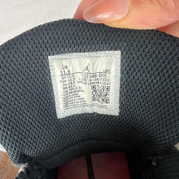 Nike Jordan Sneakers Mens 11.5 Dub Zero Black and White Gold Trim 311046-005 - Picture 12 of 16